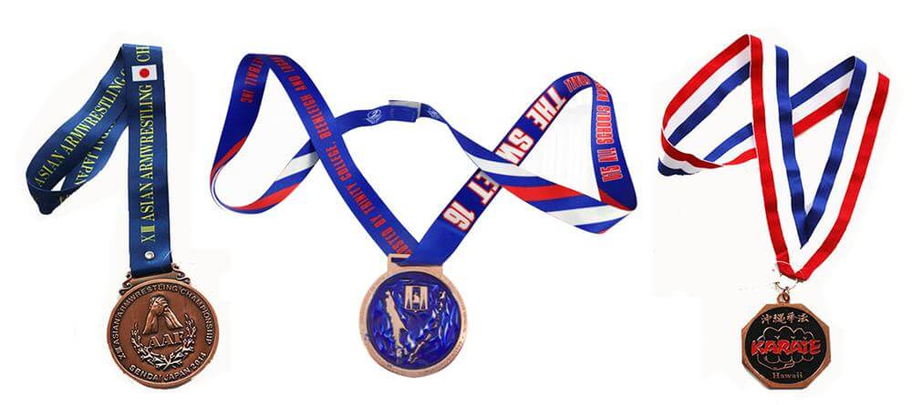 Lot De 2 Médailles De Course Avec Cordons - Médailles En Alliage De Zinc Doré, 50 Mm - Pour Marathon, Compétition Sportive, Récompense Participants - Cadeau Souvenir événement - 10